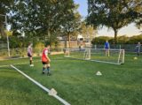 Voetvolleytoernooitje S.K.N.W.K. JO19-1 tijdens de training (15/26)